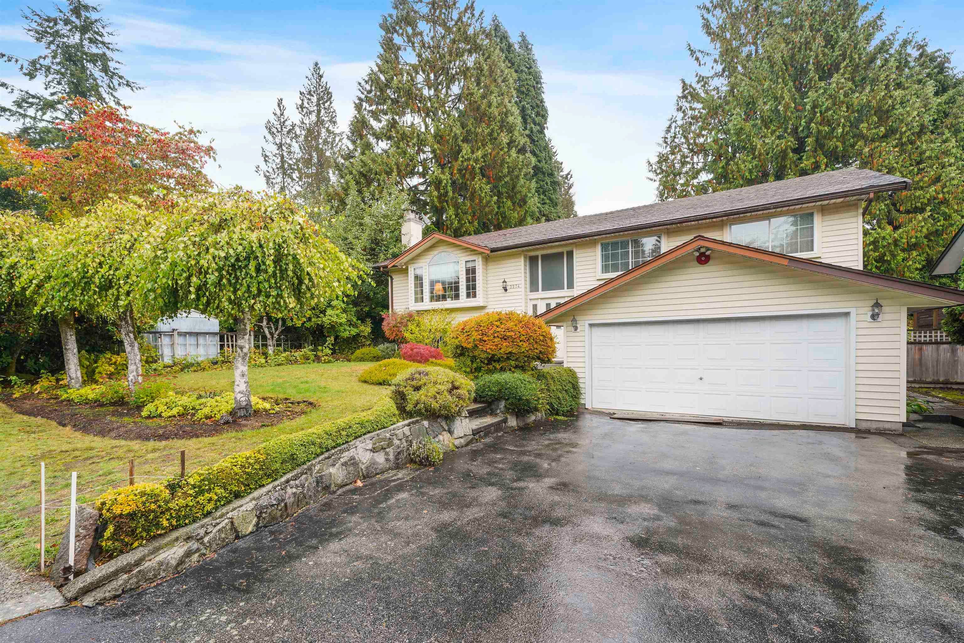 I have sold a property at 3274 HOSKINS RD in North Vancouver

